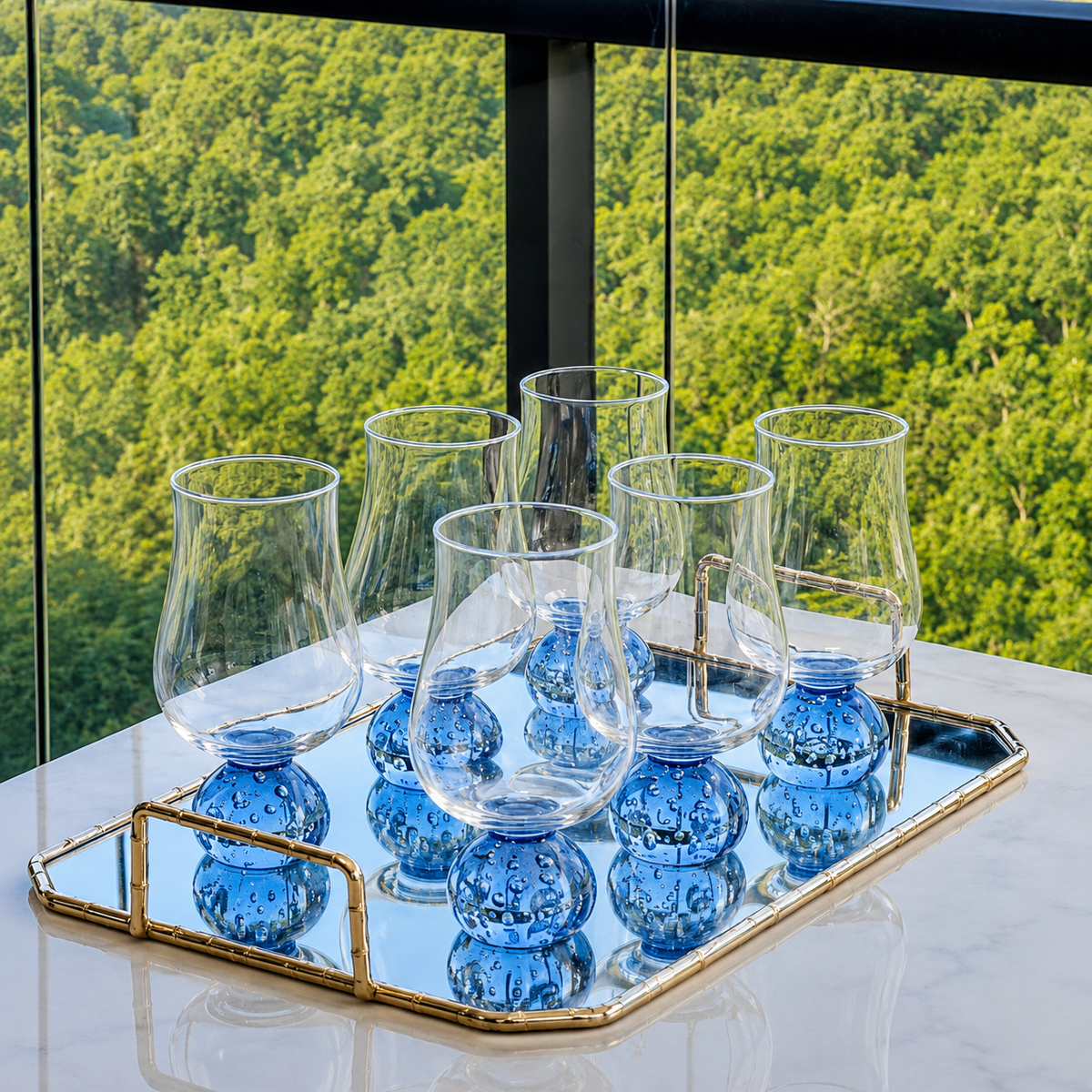 Jogo 6 Taças Base Esfera para Vinho Azul e Transparente 440ml na bancada