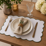Jogo Americano Retangular Cloud Poliester Branco com itens de mesa posta