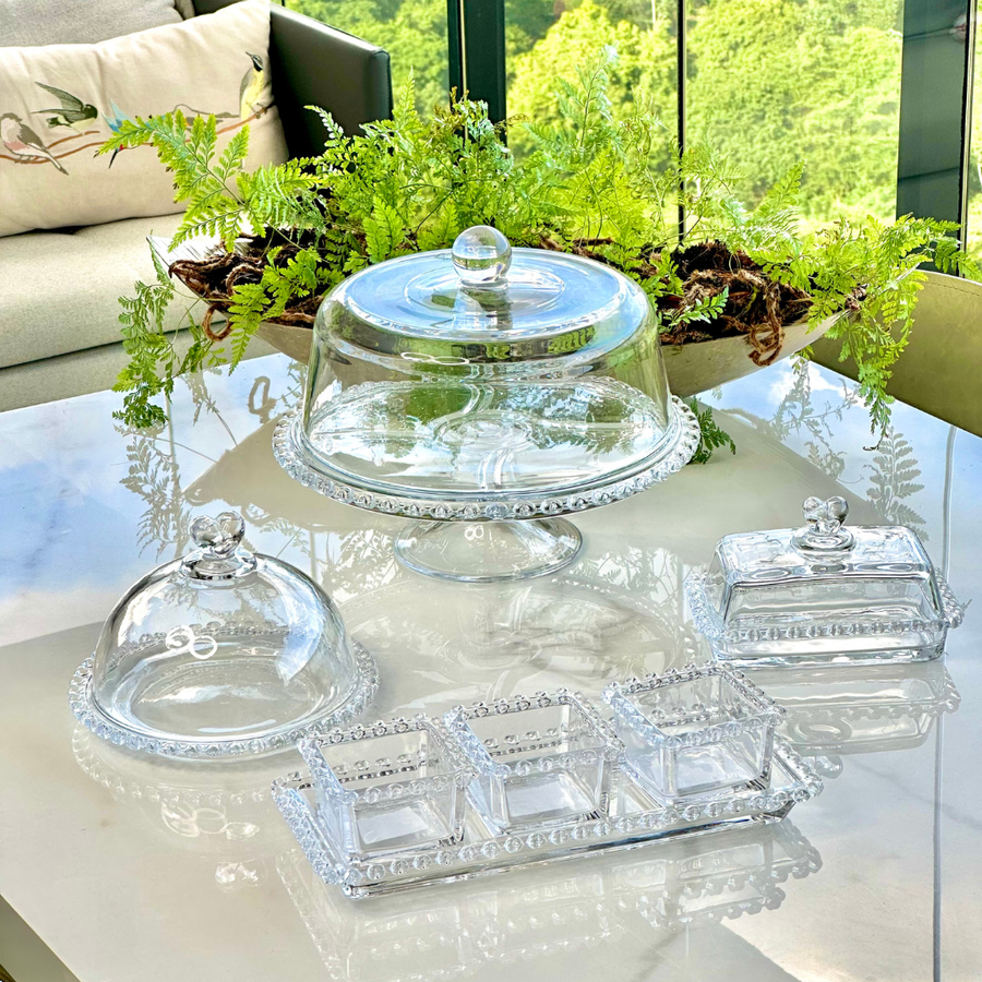 Mesa posta com kit cristal coração completo em ambiente de sala
