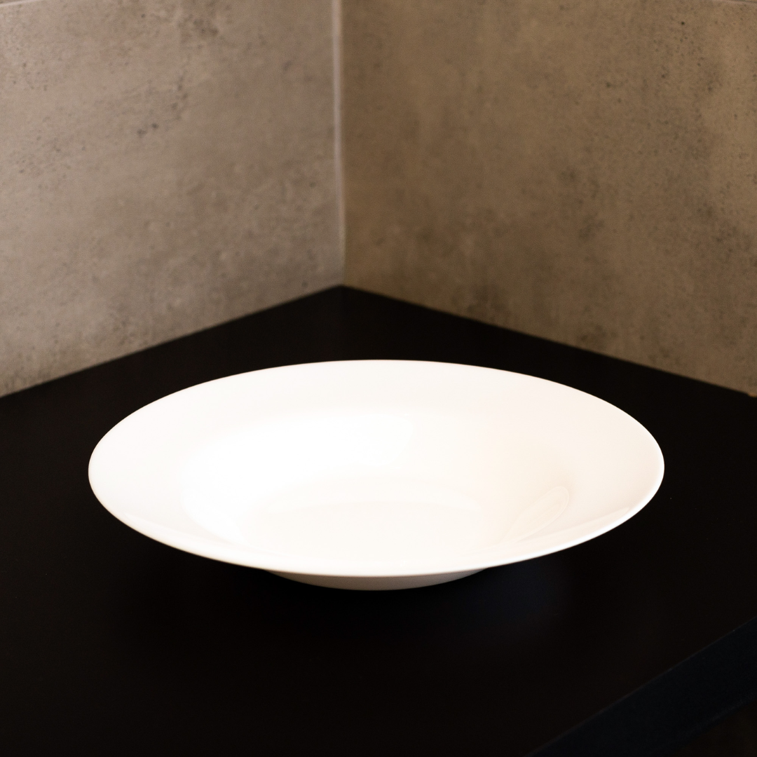 Prato para Massas Opalino com bancada preta