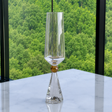Taça Base Cristal para Champanhe Âmbar 305ml na bancada