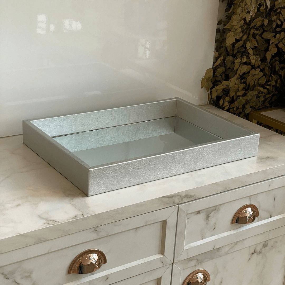 Bandeja em MDF e Poliuretano Cromada 50cm - Ela Decora