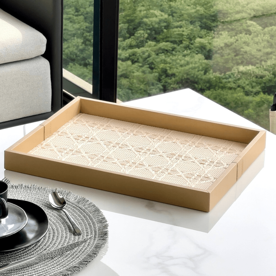 Bandeja em MDF e PU Marrom 40cm - Ela Decora