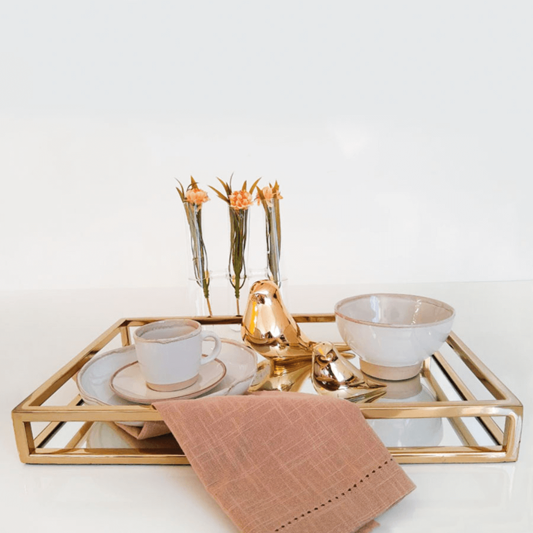 Bandeja Espelhada Aço Inox Dourado 41cm x 26cm x 5cm - Ela Decora