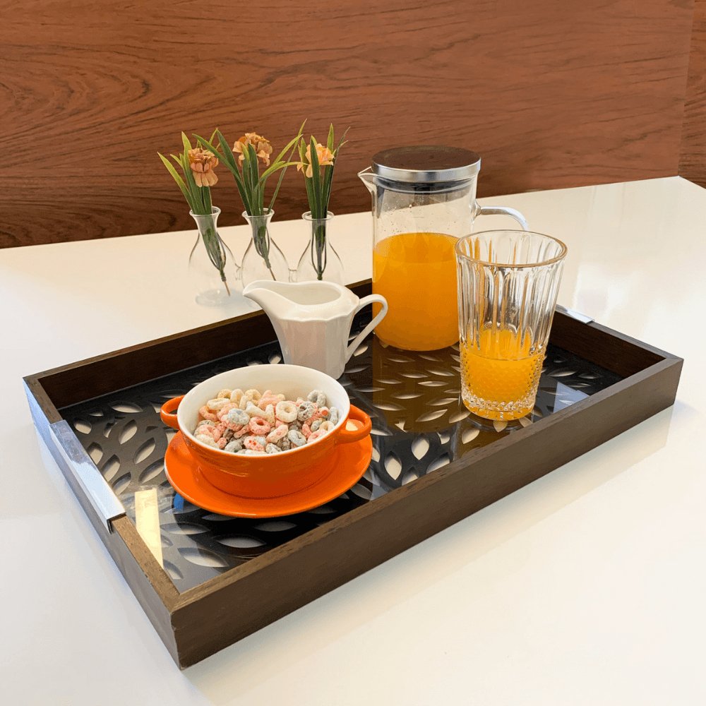 Bandeja Madeira com Vidro Flowers Preta 47 x 32 cm - Ela Decora