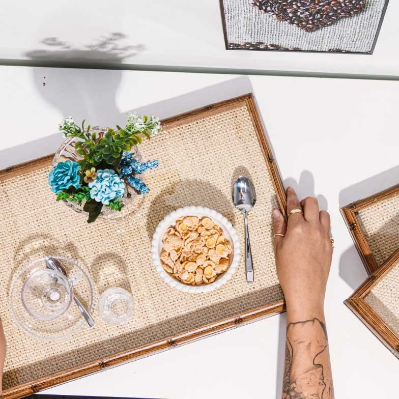 Bandeja Madeira Coquinho com Sisal Natural 38cm - Ela Decora