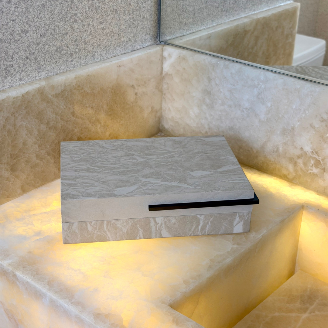 Caixa Decorativa em MDF e PU Marrom 23,5cm P