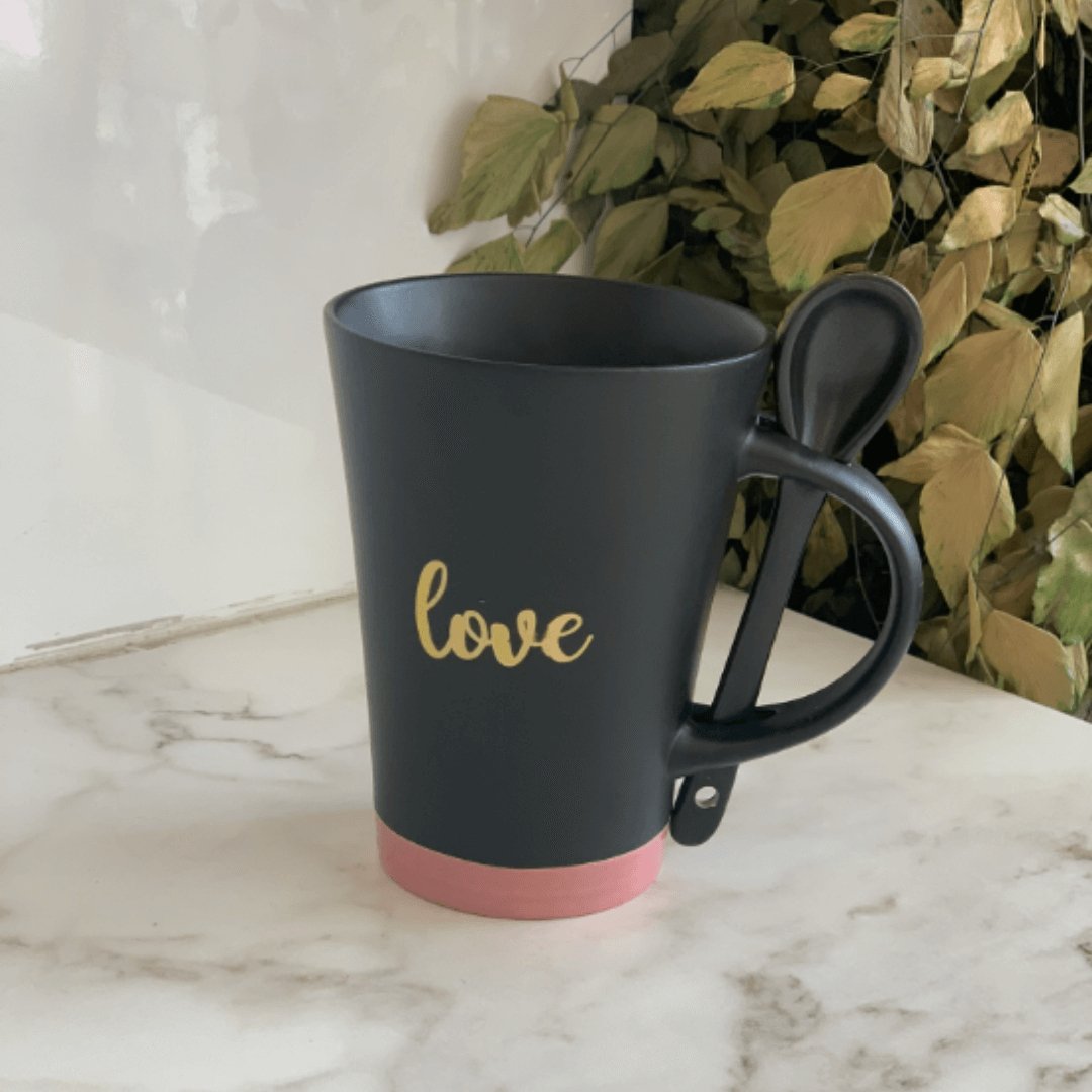 Caneca Cerâmica Love com Colher Preto e Rosa 310ml - Ela Decora