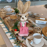 Coelha de Páscoa Decorativo com Roupa Rosa e Chapéu 35cm - Ela Decora