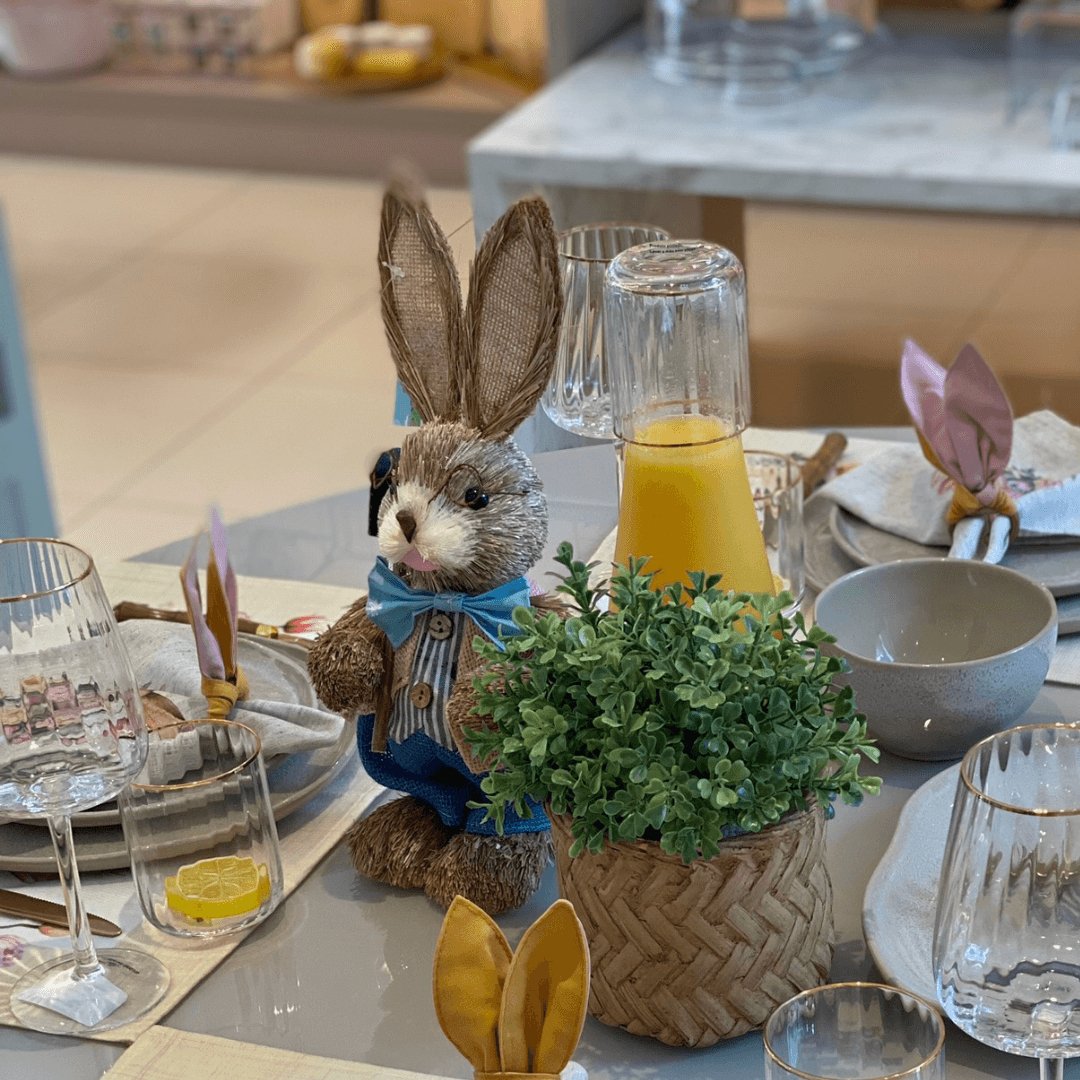 Coelho de Páscoa Decorativo com Roupa Azul 35cm - Ela Decora