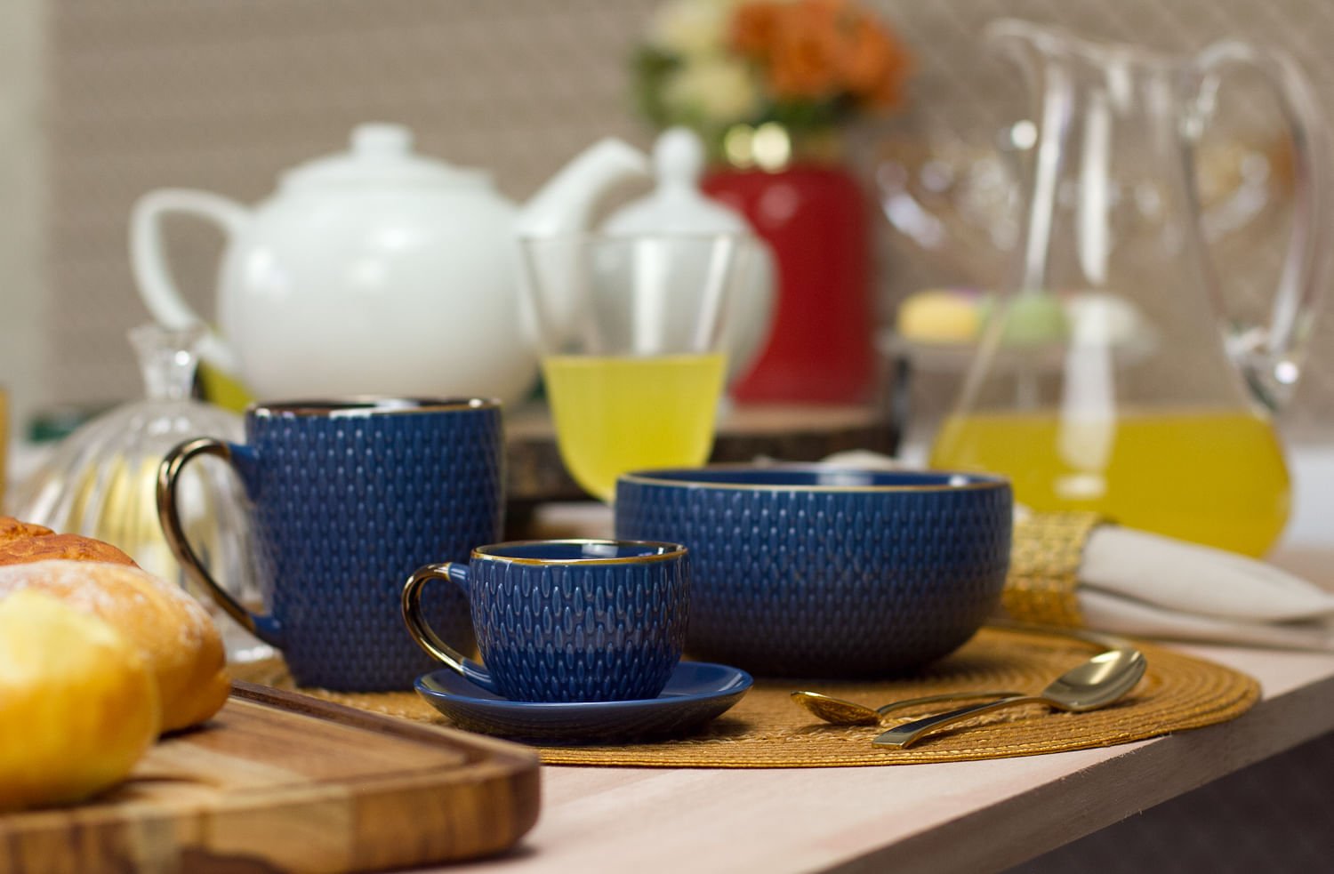 Conjunto 4 Xícaras de Café Com Pires Porcelana Azul Drops com Detalhe Metalizado - 90ml - Ela Decora