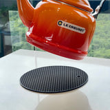 Descanso de Panela Redondo em Silicone Preto 18cm - Ela Decora