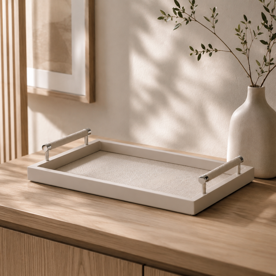 detalhes Bandeja Retangular em MDF e PU Cinza P 46cm na bancada