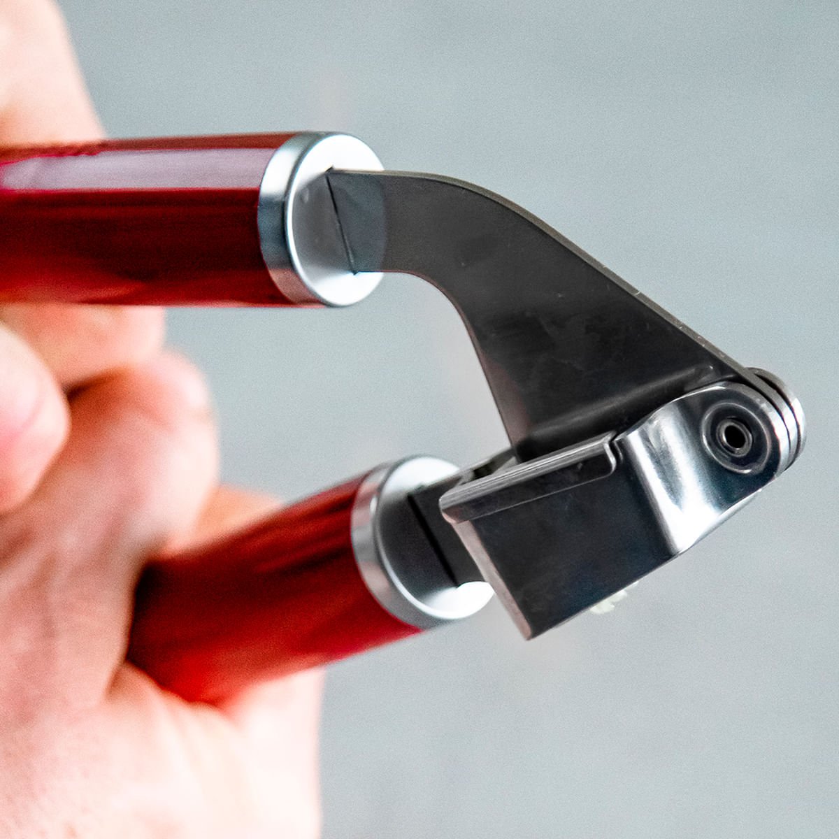 Espremedor de Alho Inox Vermelho KitchenAid - Ela Decora