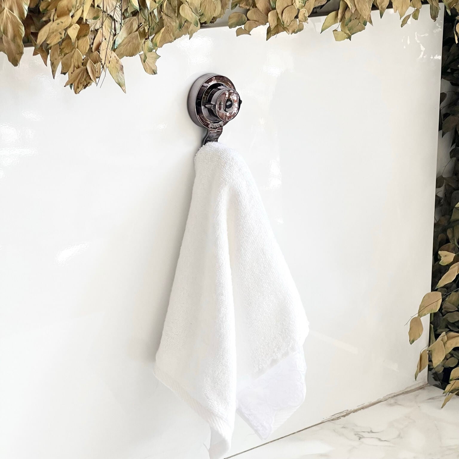 Gancho Multiuso com Ventosa Onix - Ela Decora