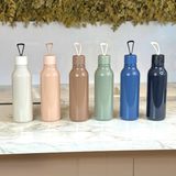 Garrafas para água sortidas 700ml em seis cores diferentes com alça