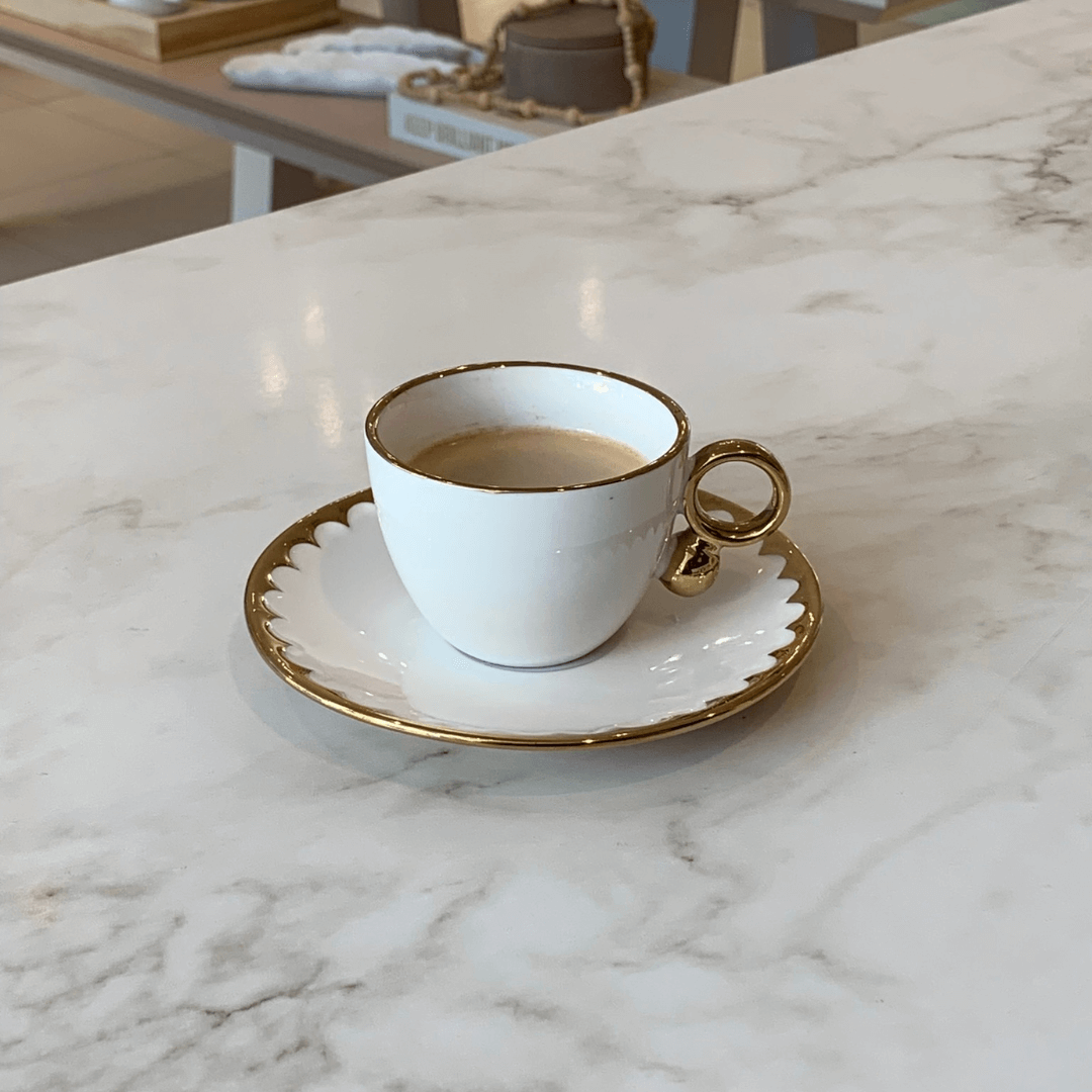 Jogo 6 Xícaras de Chá Porcelana com Pires Egg Branca e Dourada 200ml - Ela Decora