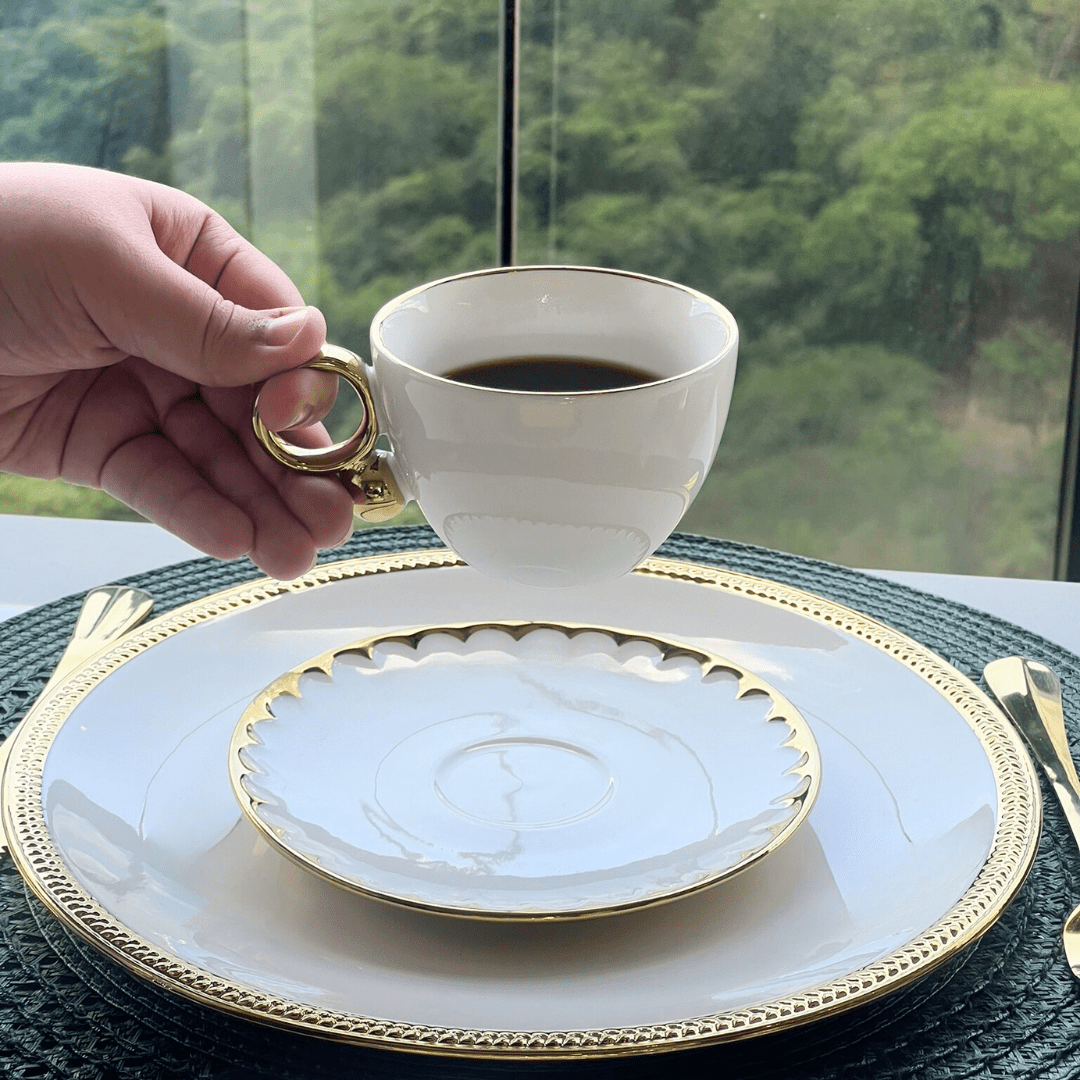 Jogo 6 Xícaras de Chá Porcelana com Pires Egg Branca e Dourada 200ml - Ela Decora