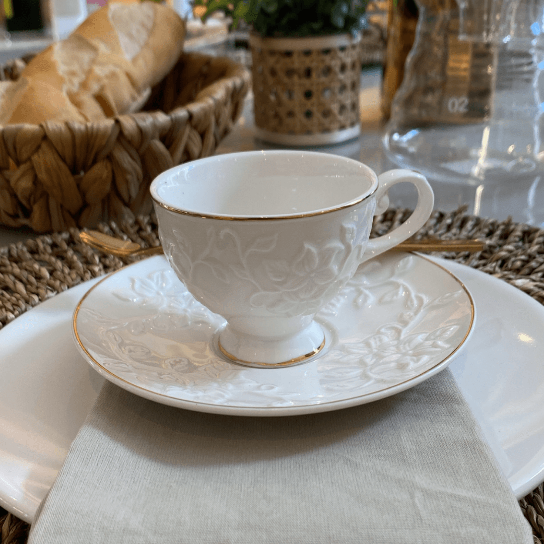 Jogo 6 Xícaras para Café com Pires Scarlet New Bone Branco com Borda Dourada 90ml - Ela Decora