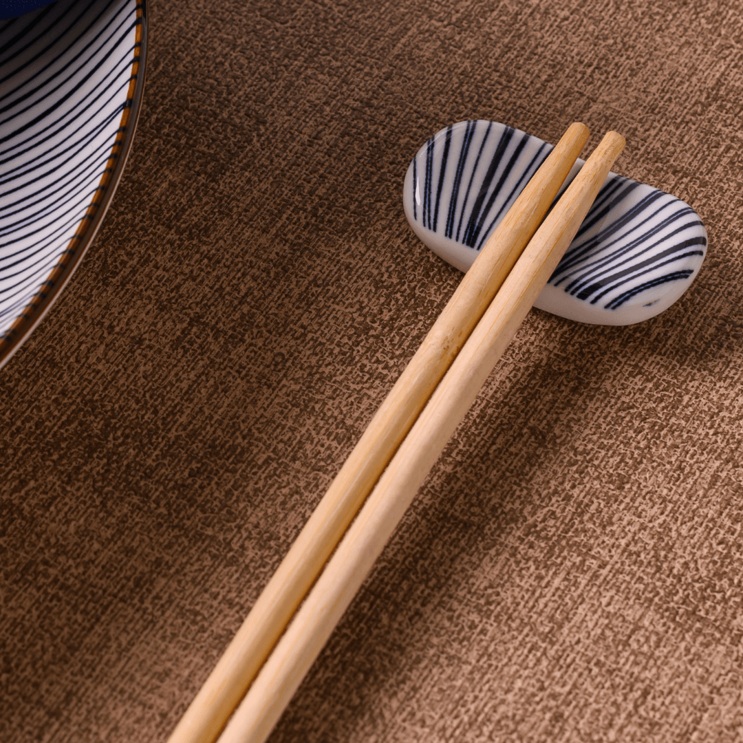 Jogo de Descanso para Hashi em Porcelana Koji 5cm 4 Peças - Ela Decora