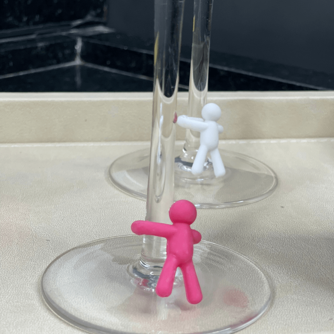 Kit Marca Taça com Rolha de Vinho Drinking Buddy 7 Peças - Ela Decora