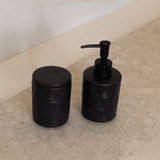 jogo de banheiro preto com porta sabonete e porta cotonete