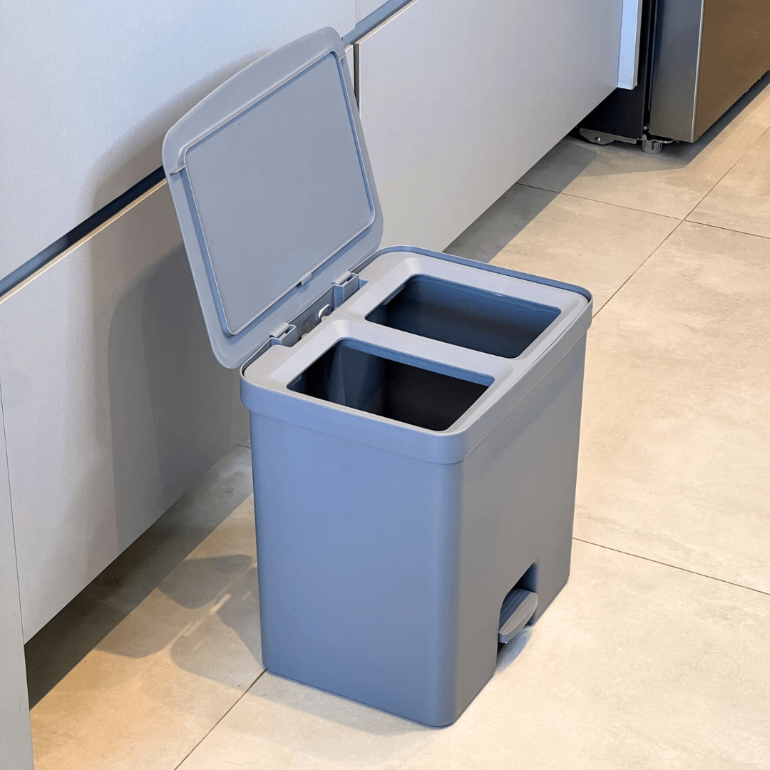 Lixeira de Pedal Trium Duplo Compartimento Chumbo 20 Litros - Ela Decora