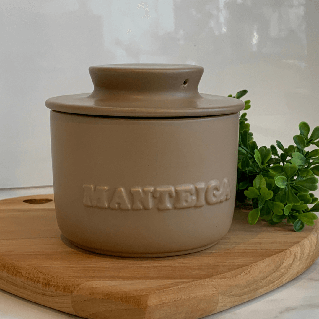 Manteigueira Francesa em Cerâmica Ocre - Ela Decora