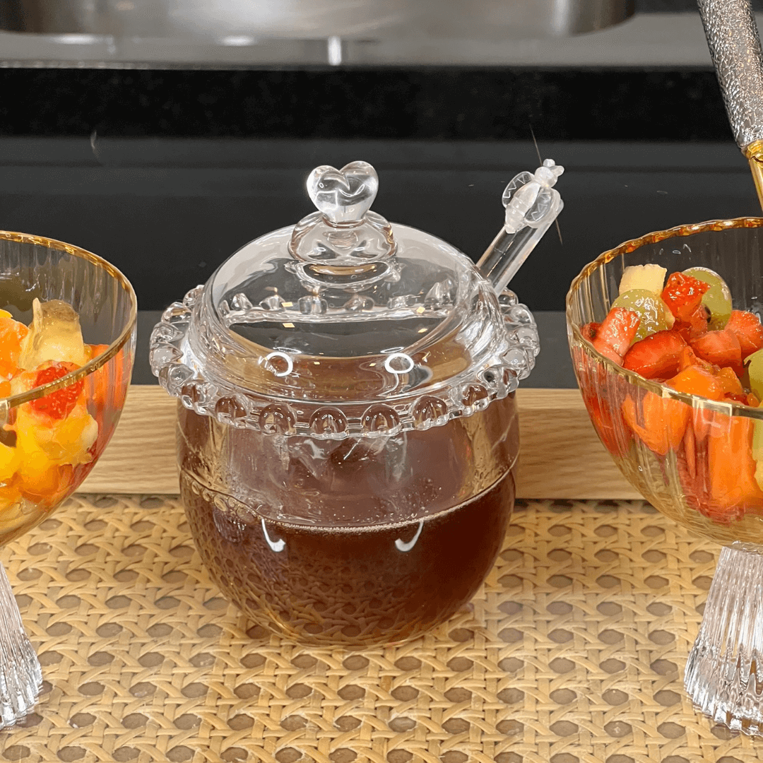 Meleira de Cristal Chumbo com Pegador e Detalhes em Formato de Coração - Ela Decora