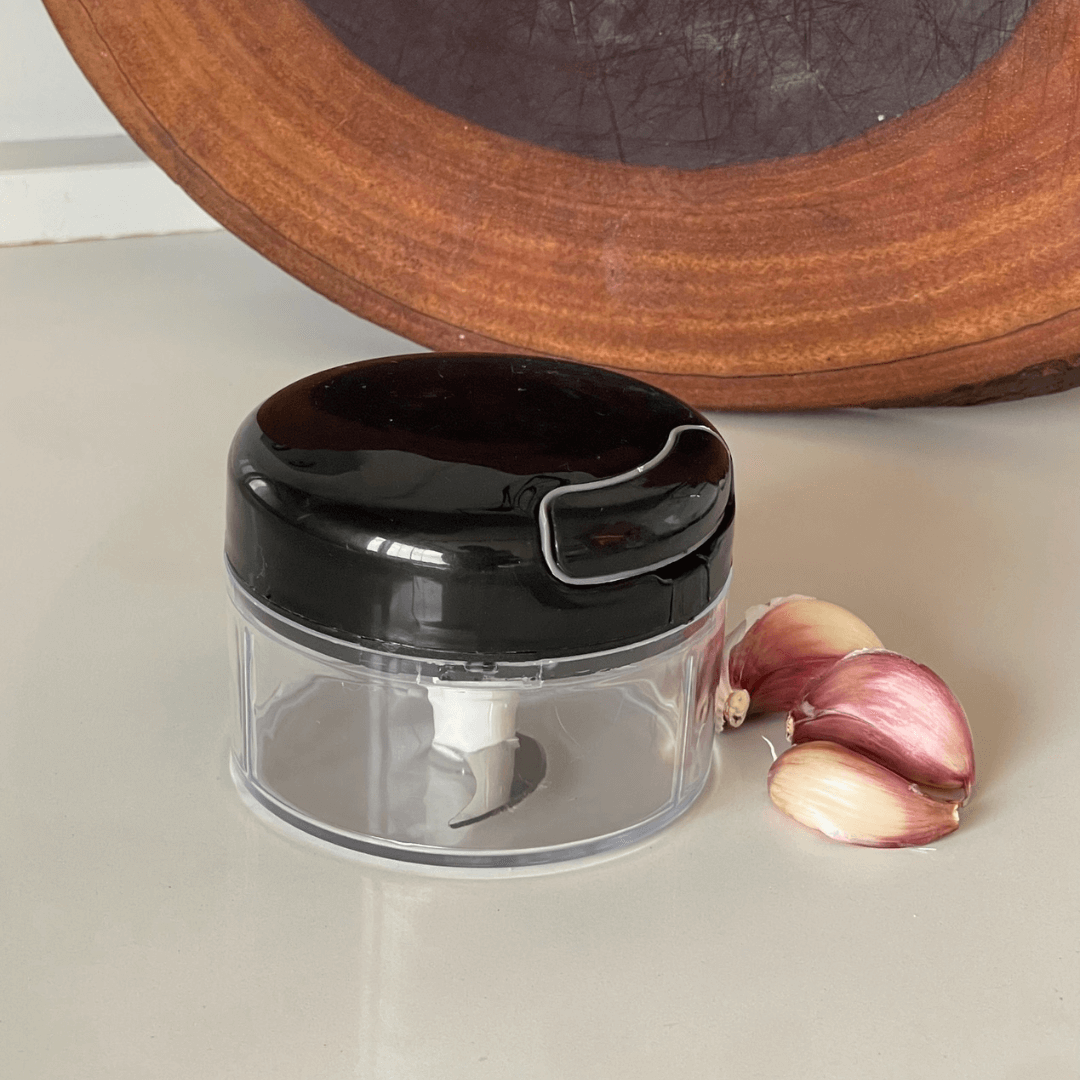 Mini Processador de Alimentos Manual em Plástico com 2 Laminas Preto e Cinza 200ml