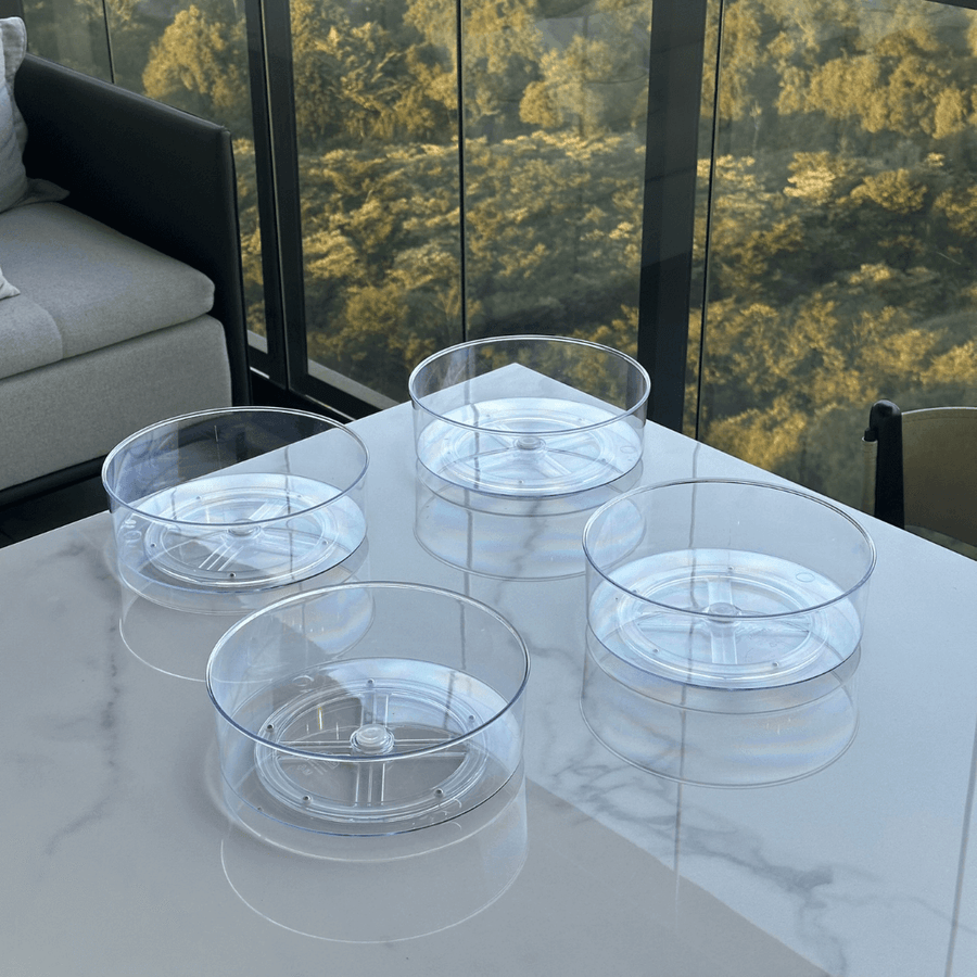 Kit completo de potes organizadores em mesa de vidro com decoração