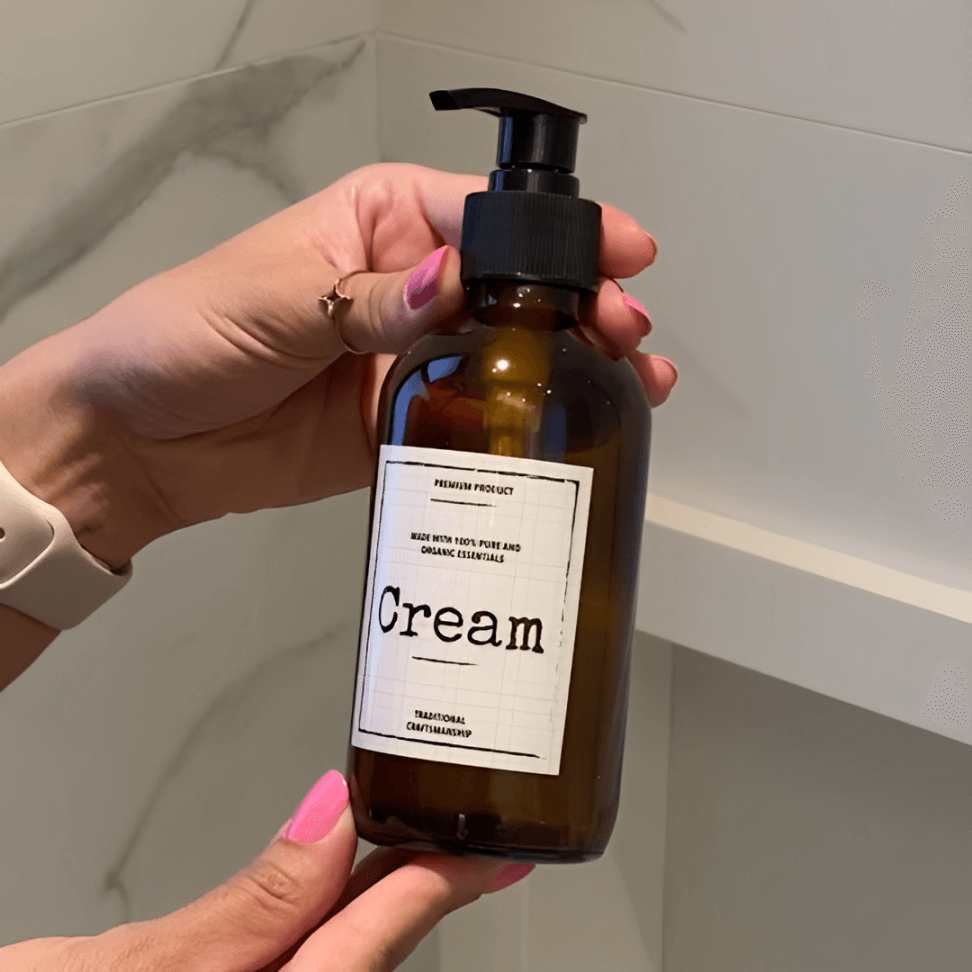 Porta Creme em Vidro com Pump de Plástico âmbar 250ml - Ela Decora