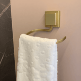 Porta Toalha de Rosto e Mãos de Piatina Dourado Fosco 3M - Ela Decora