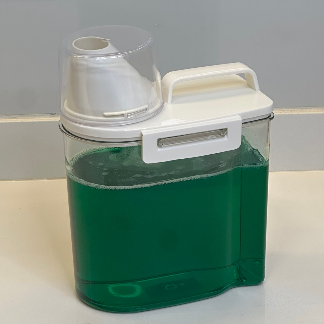 Pote Hermético com Copo Medidor P 1,5 Litros Ela Decora