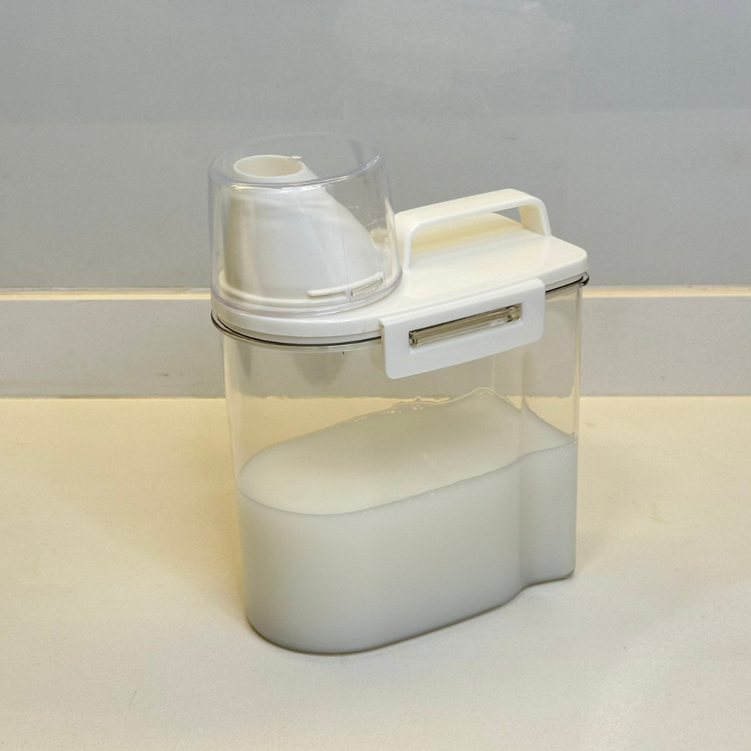 Pote Hermético com Copo Medidor P 1,5 Litros Ela Decora
