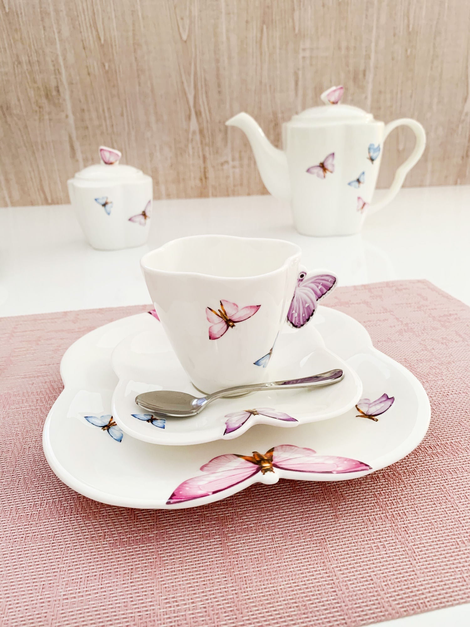 Prato de Sobremesa Porcelana Borboletas Branco 19cm - Ela Decora