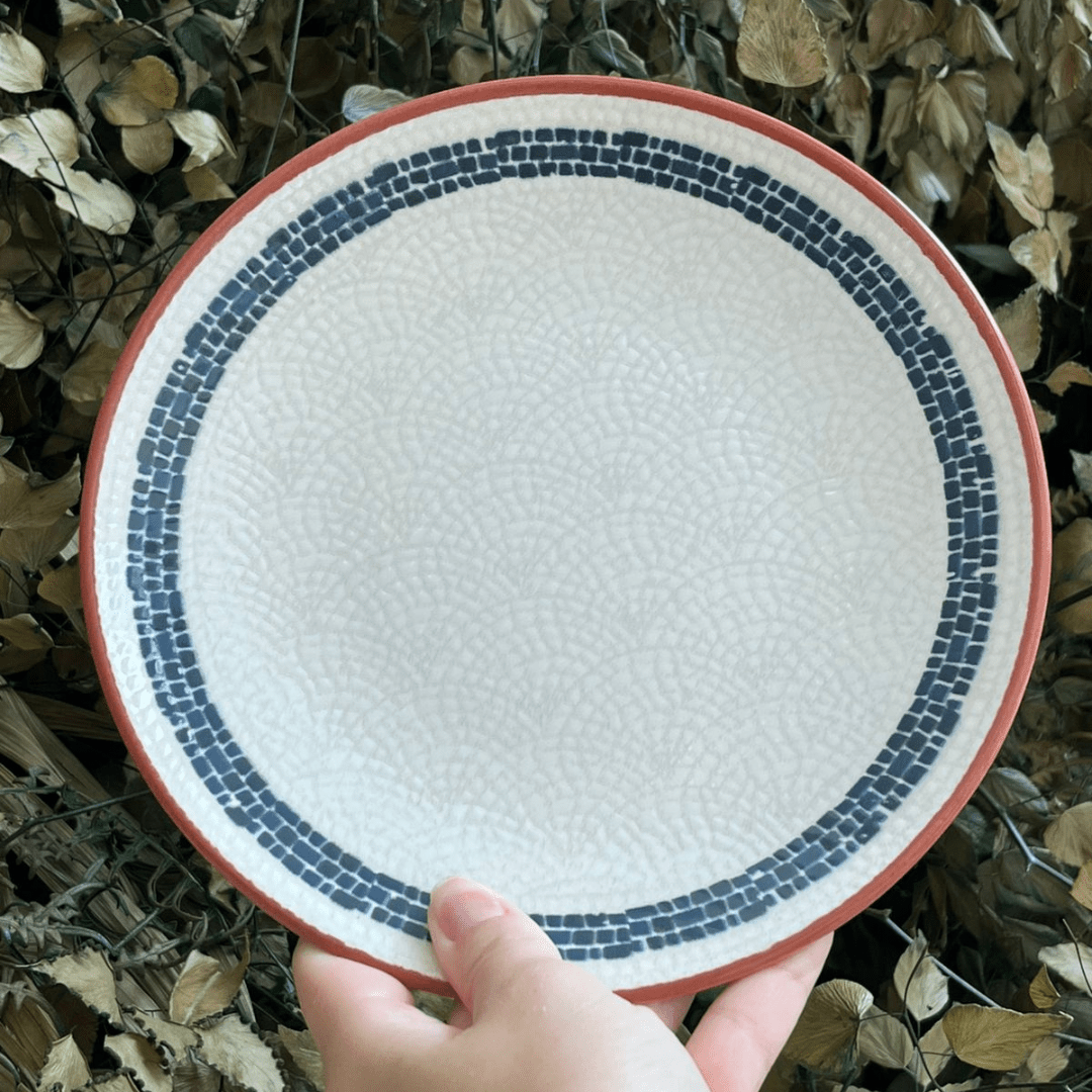 Prato de Sobremesa Village em Cerâmica Creme 20cm - Ela Decora