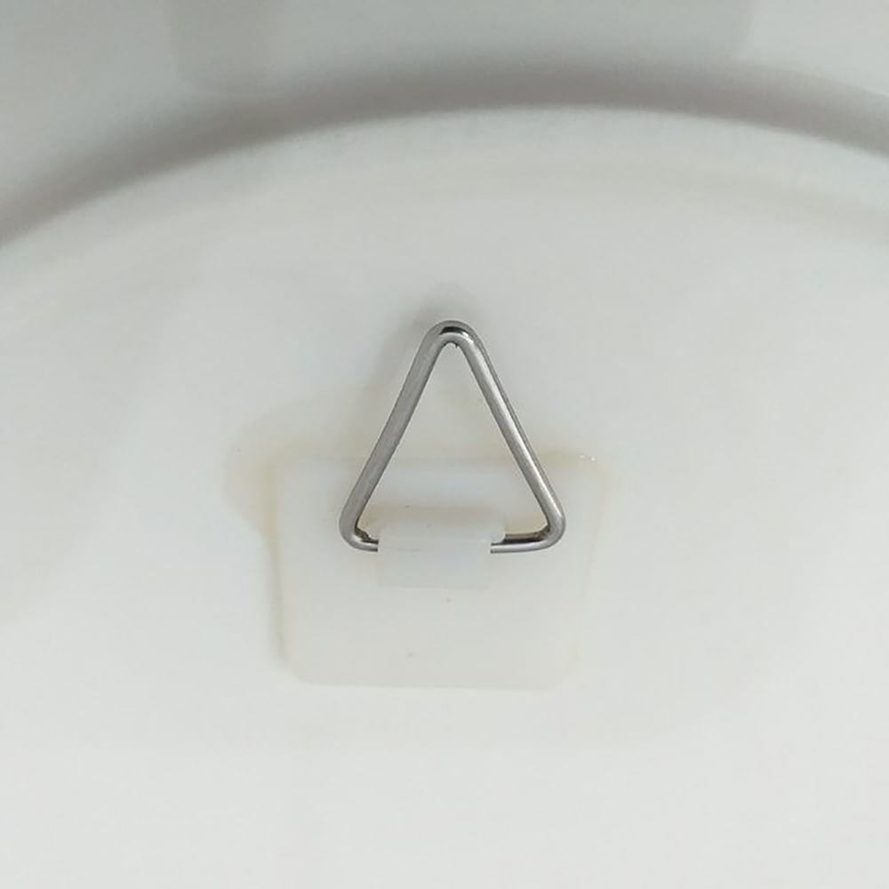 Prato Decorativo Em Ceramica Branco e Preto 26 cm - Ela Decora