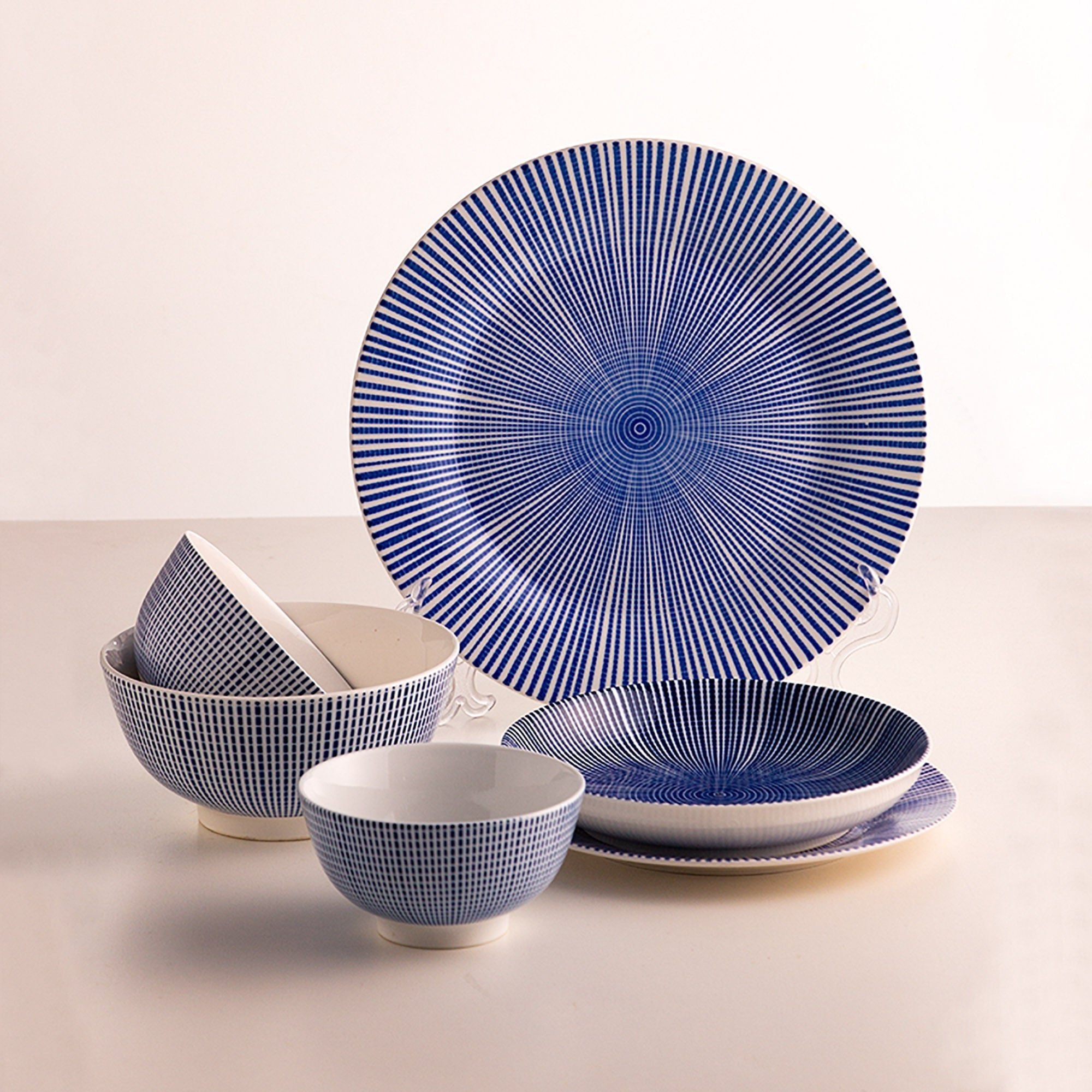 Prato para Sobremesa de Porcelana Atlantis Azul 18 cm x 3,5cm - Ela Decora