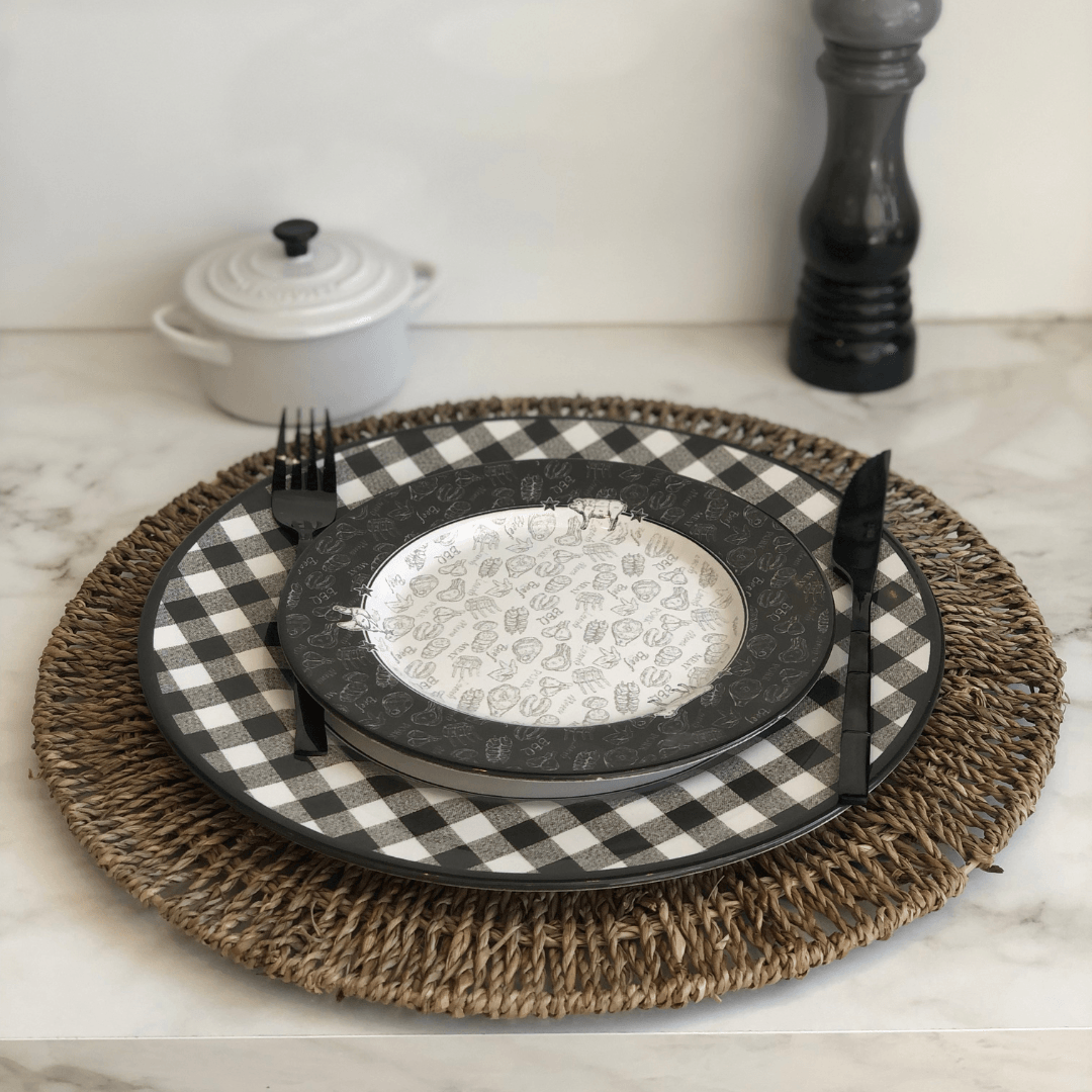 Prato Raso Cerâmica Churrasco Barbecue Preto e Branco - 28,5 cm - Ela Decora