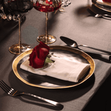 Prato Raso Dubai em Porcelana Preto e Dourado 25cm - Ela Decora