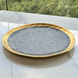 Prato Raso Dubai em Porcelana Preto e Dourado 25cm - Ela Decora