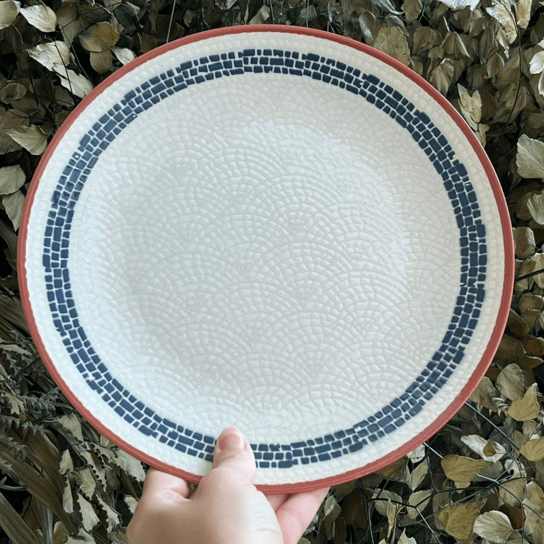 Prato Raso Village em Cerâmica Creme 25cm - Ela Decora