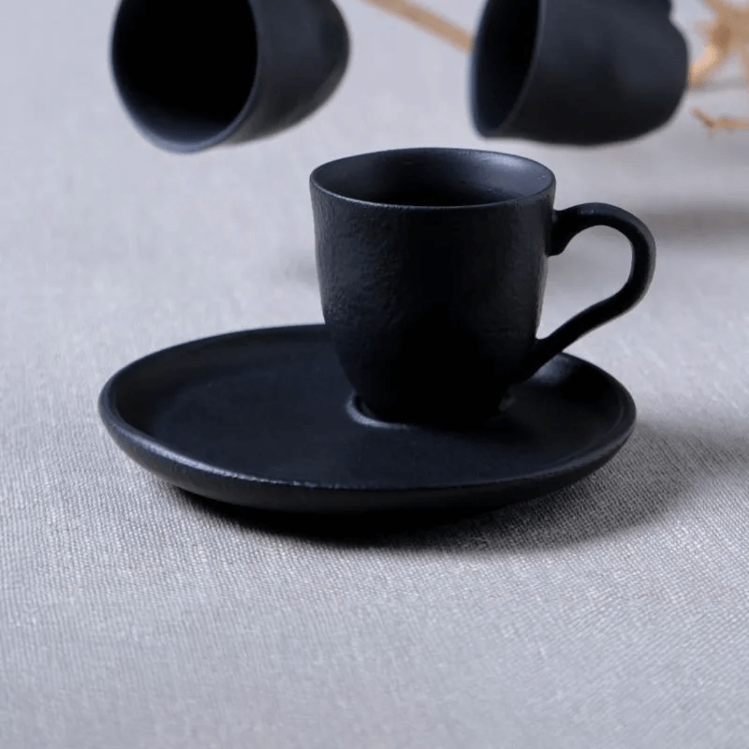 Jogo 6 Xícaras de Café com Pires Bio Preto Matte Descentralizado 70ml