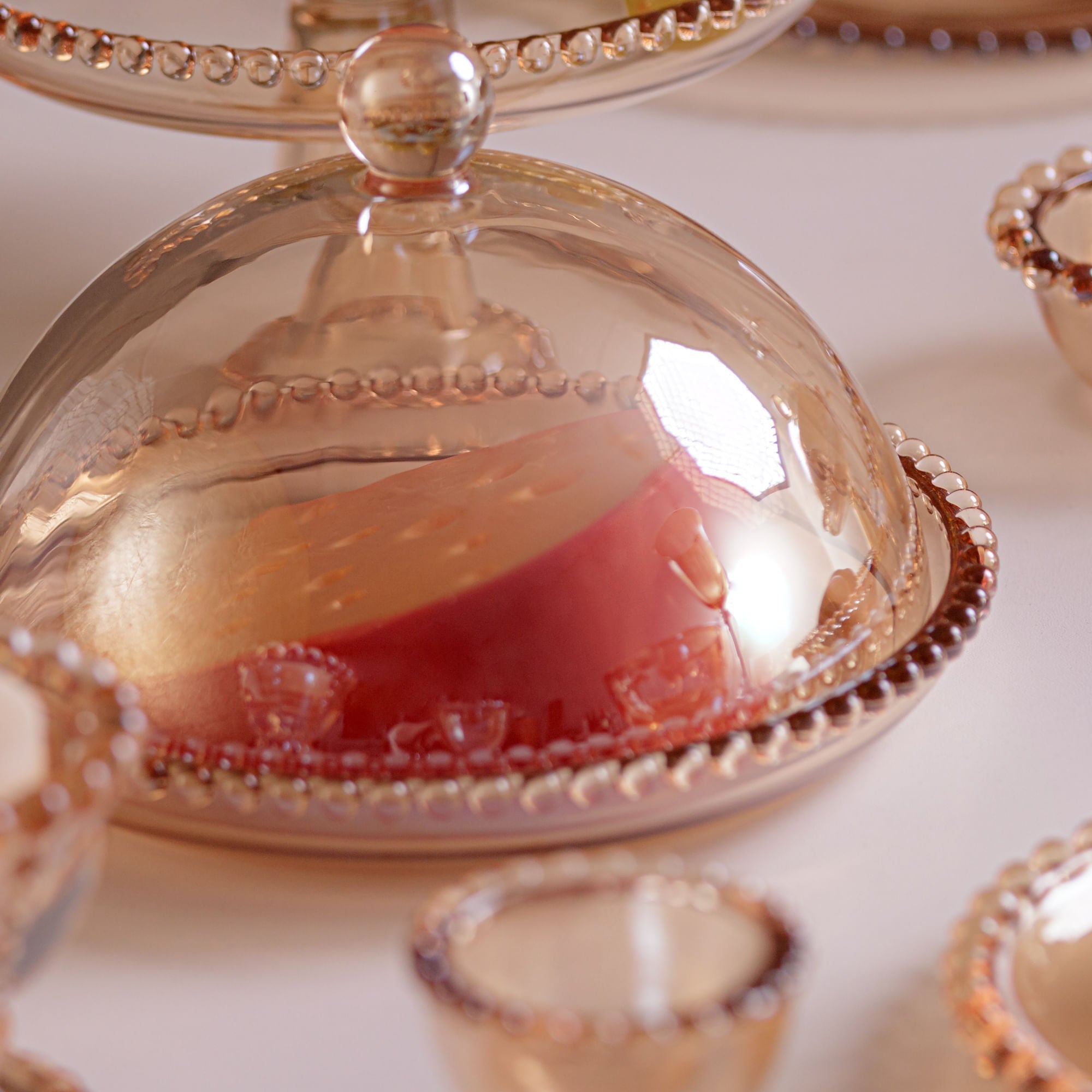 Queijeira Cristal Pearl Bolinha Âmbar - 20 cm - Ela Decora