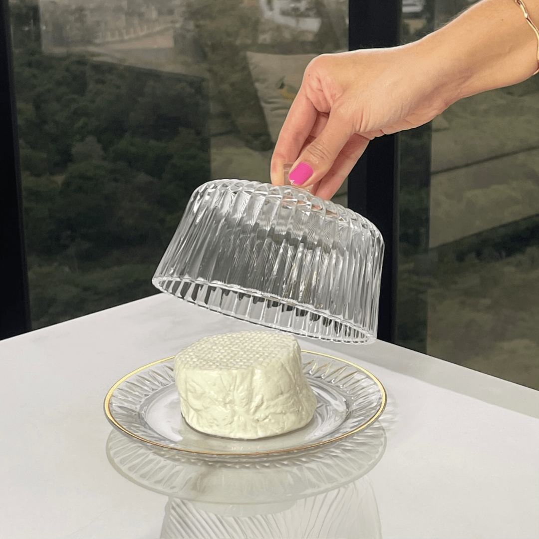 Queijeira Radial em Cristal com Tampa Fio de Ouro 20cm - Ela Decora