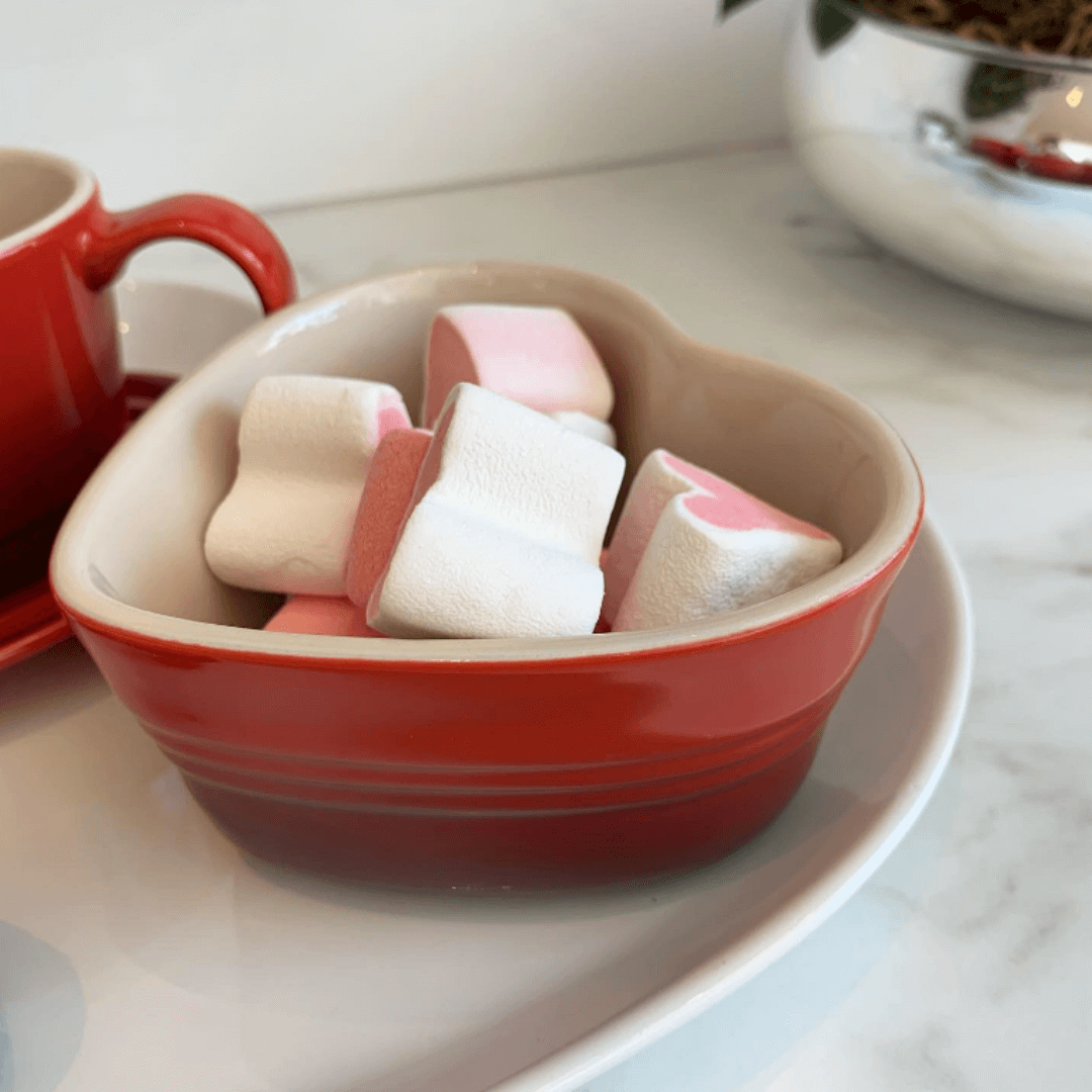Ramekin Bowl em Formato de Coração Vermelho Le Creuset - Ela Decora