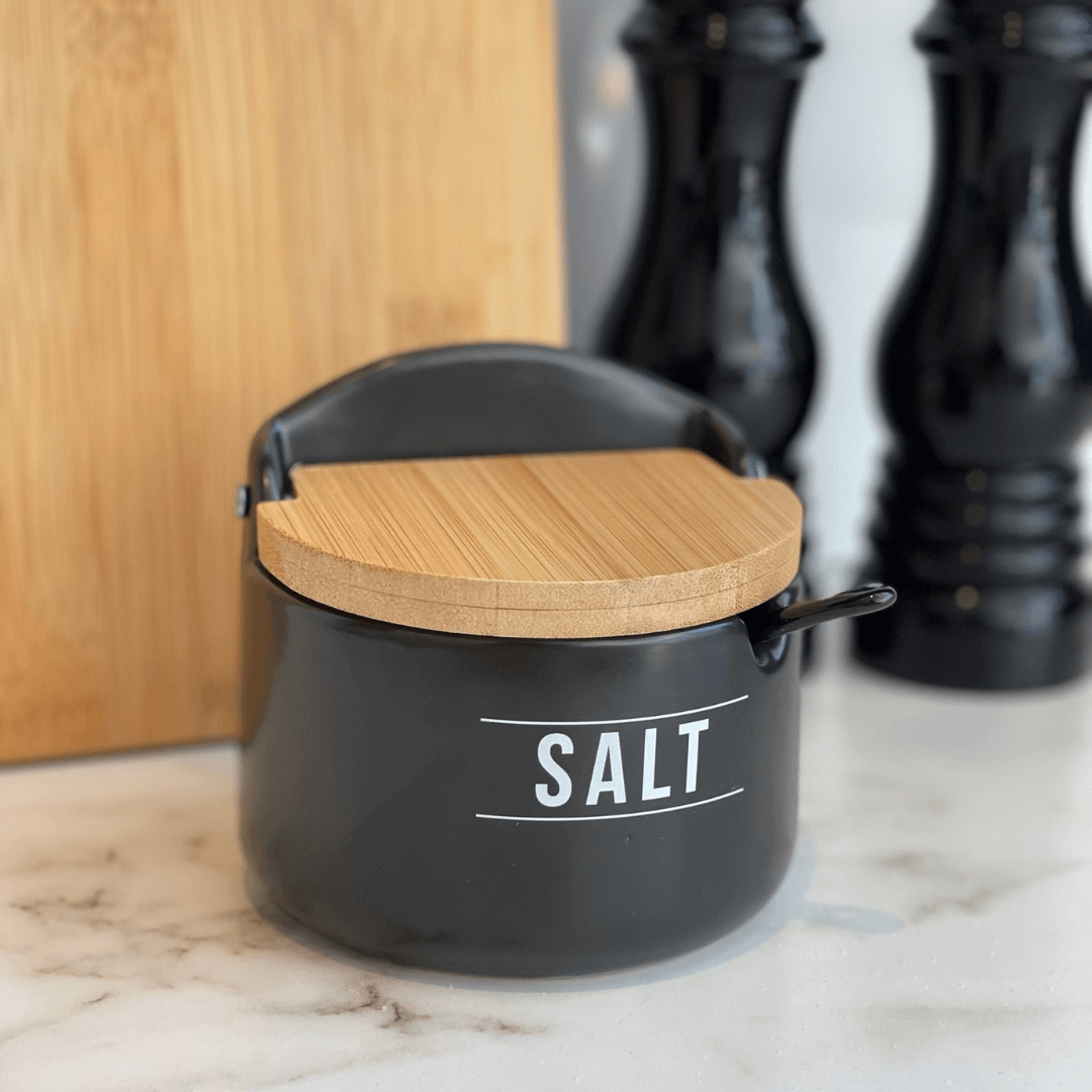 Saleiro de Porcelana com Colher Manhattan Preto 290ml - Ela Decora