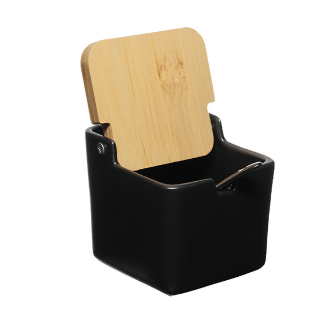 Saleiro de Porcelana Manhattan Preto com Tampa de Bambu 270ml - Ela Decora
