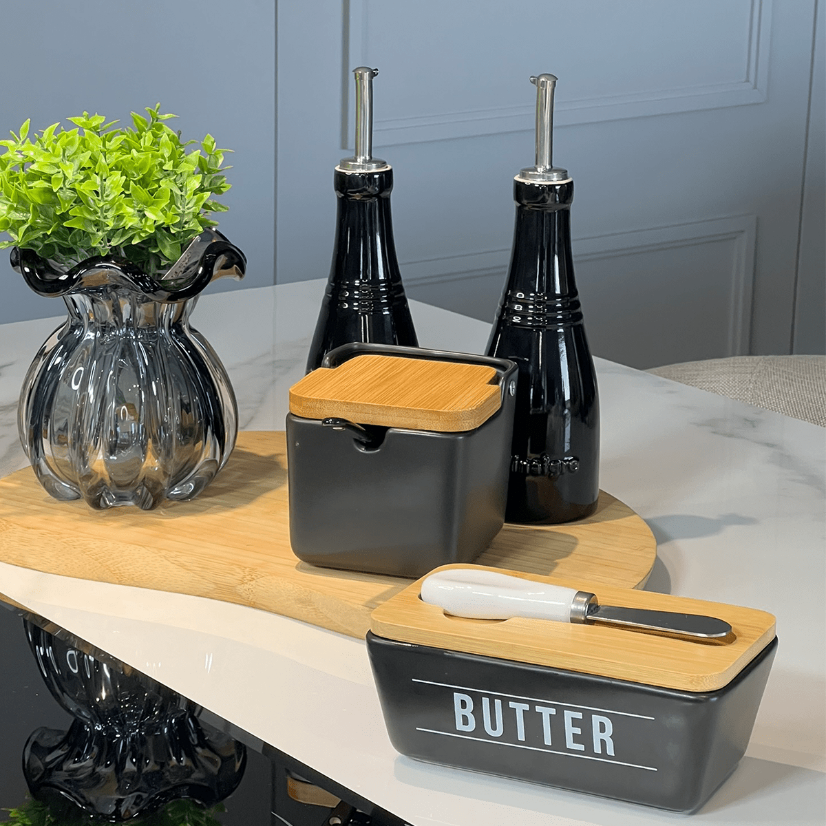 Saleiro de Porcelana Manhattan Preto com Tampa de Bambu 270ml - Ela Decora